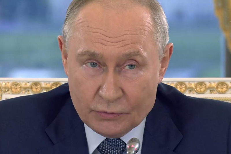 Путін готовий іти на мир лише на своїх умовах і висунув ще жорсткіші вимоги, - Bloomberg