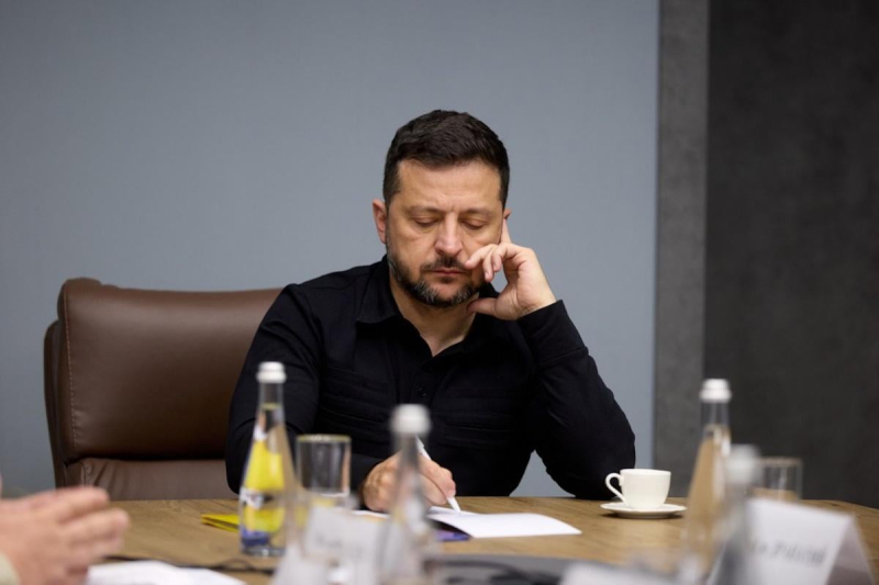 Стрілянина між СБУ і ГУР: Зеленський анонсував звільнення в обох відомствах
