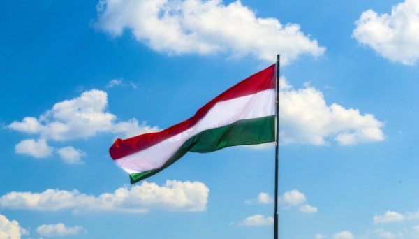 Угорщина надаватиме захист українським чоловікам призовного віку попри нові правила ЄС