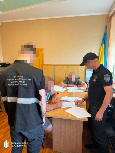 В Черниговской области работник ТЦК сломал руку мужчине, ему сообщили о подозрении